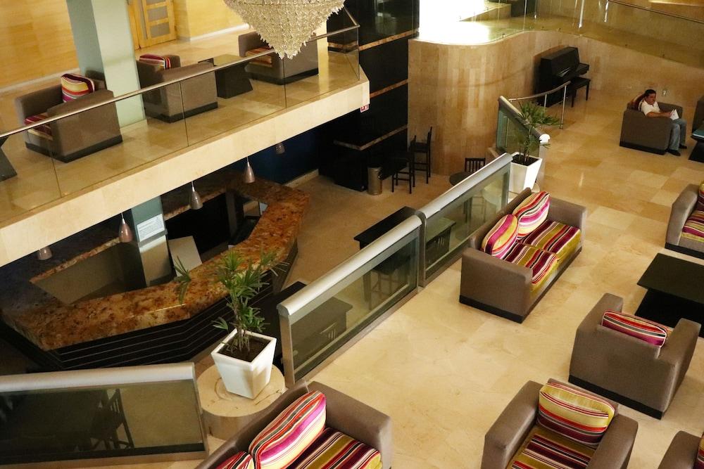 Holiday Inn - Villahermosa Aeropuerto By Ihg Exterior photo